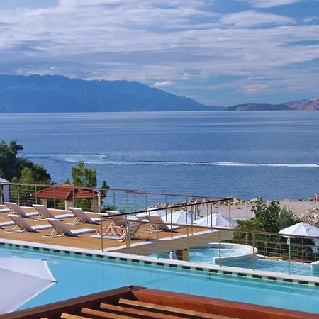 Stunning In With Outdoor Swimming Pool, Sauna And 2 Bedrooms Apartment