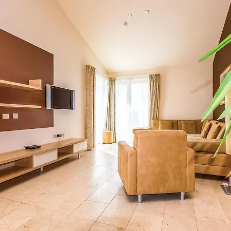 Stunning In With Outdoor Swimming Pool, Sauna And 2 Bedrooms * Novi Vinodolski
