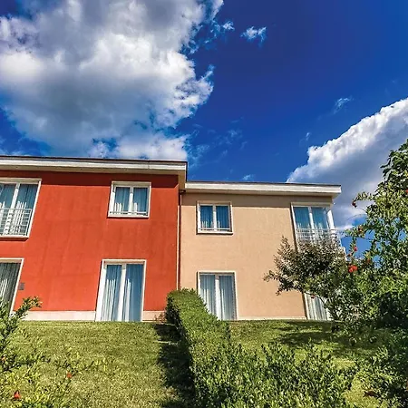 Stunning In With Outdoor Swimming Pool, Sauna And 2 Bedrooms Apartment Novi Vinodolski