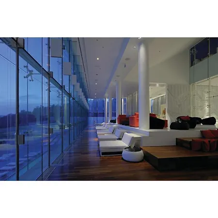 Stunning In With Outdoor Swimming Pool, Sauna And 2 Bedrooms Apartment *