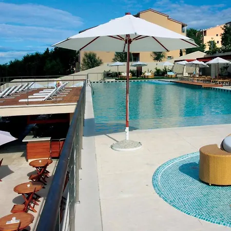 Apartment Stunning In With Outdoor Swimming Pool, Sauna And 2 Bedrooms Novi Vinodolski