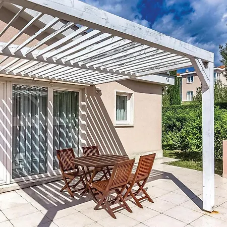 Apartment Stunning In With Outdoor Swimming Pool, Sauna And 2 Bedrooms
