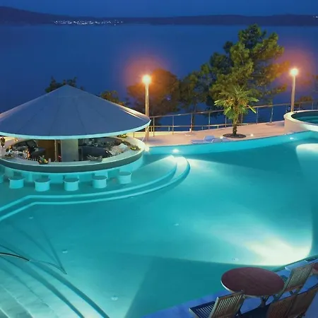 Stunning In With Outdoor Swimming Pool, Sauna And 2 Bedrooms Apartment