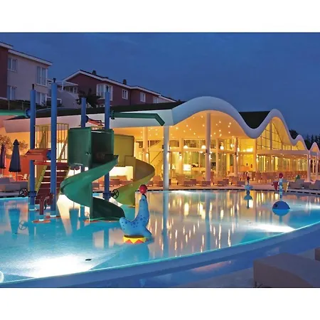 Apartment Stunning In With Outdoor Swimming Pool, Sauna And 2 Bedrooms Novi Vinodolski