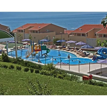 Apartment Stunning In With Outdoor Swimming Pool, Sauna And 2 Bedrooms Novi Vinodolski