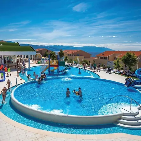 Stunning In With Outdoor Swimming Pool, Sauna And 2 Bedrooms * Novi Vinodolski