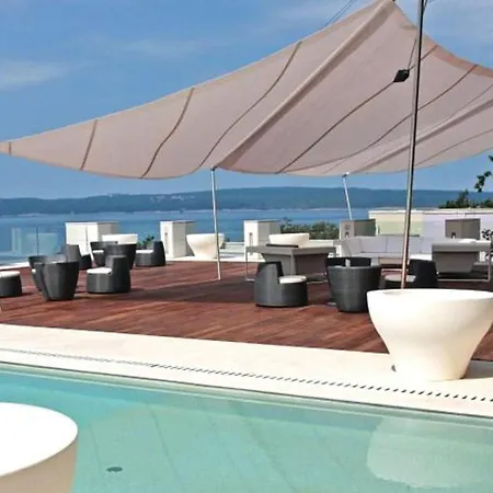 Apartment Stunning In With Outdoor Swimming Pool, Sauna And 2 Bedrooms *
